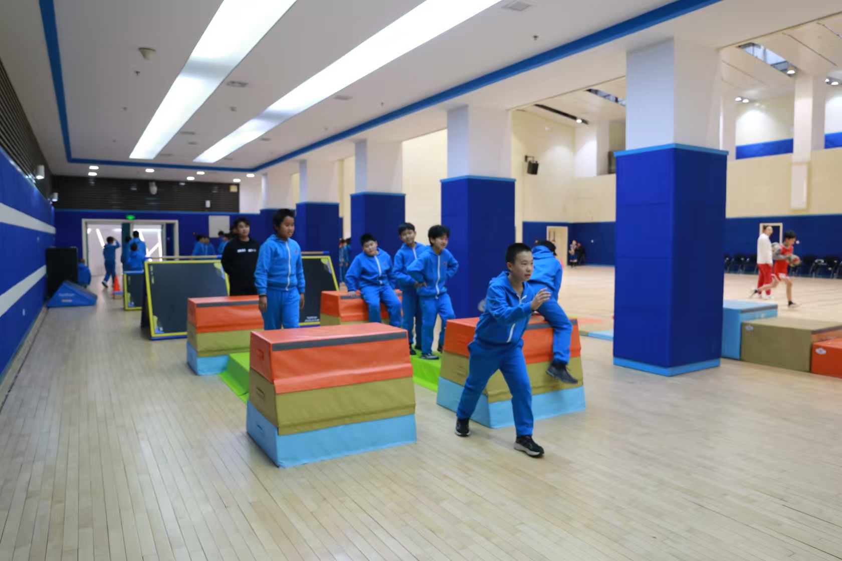 中国·3003新葡体育跑酷器材进京“炫秀”